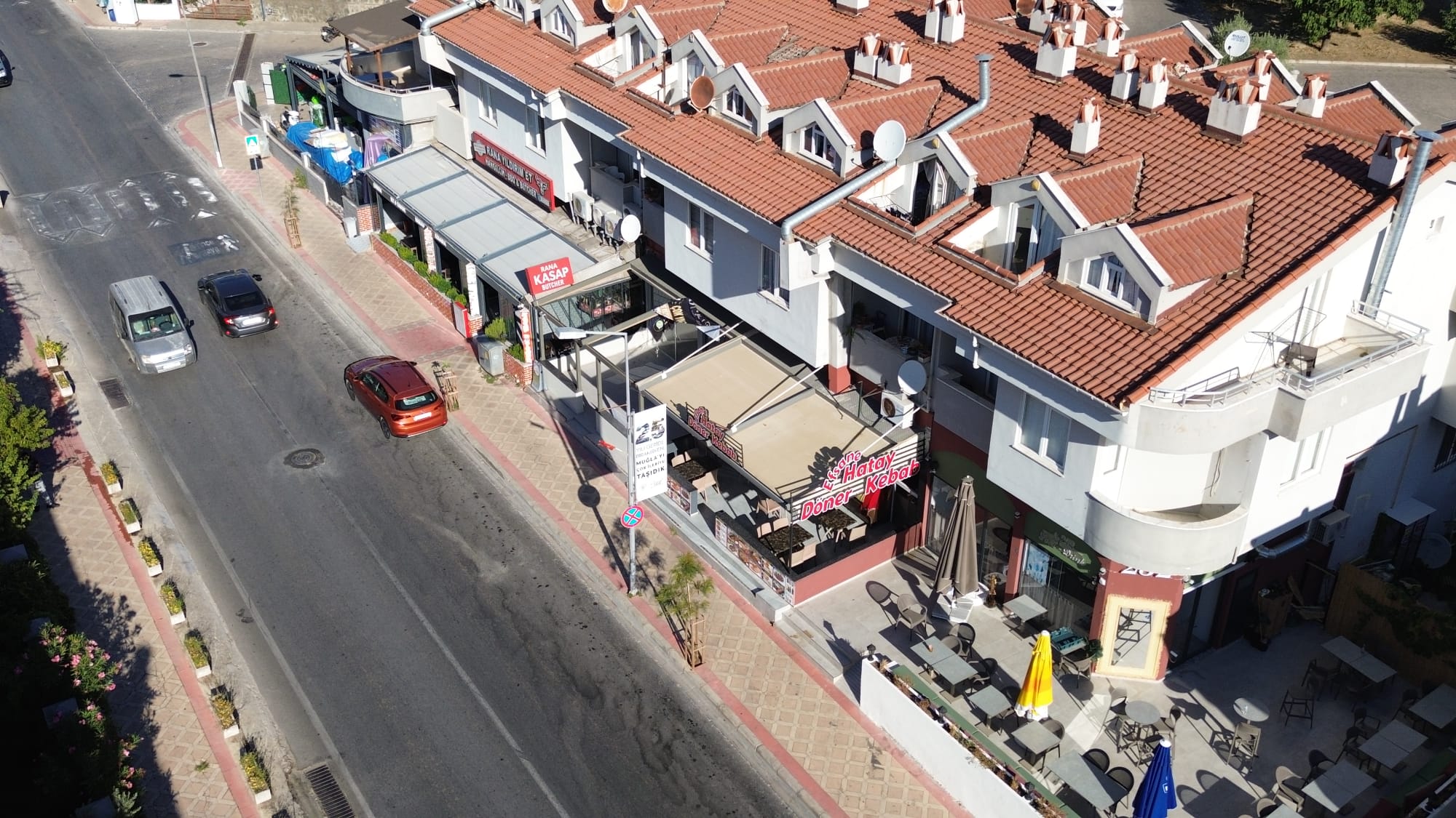 MARMARİS,ARMUTALAN, ADNAN MENDERES CADDESİNDE SATILIK DÜKKAN